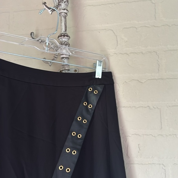 Calvin Klein skirt A line witchy core - Picture 3 of 4